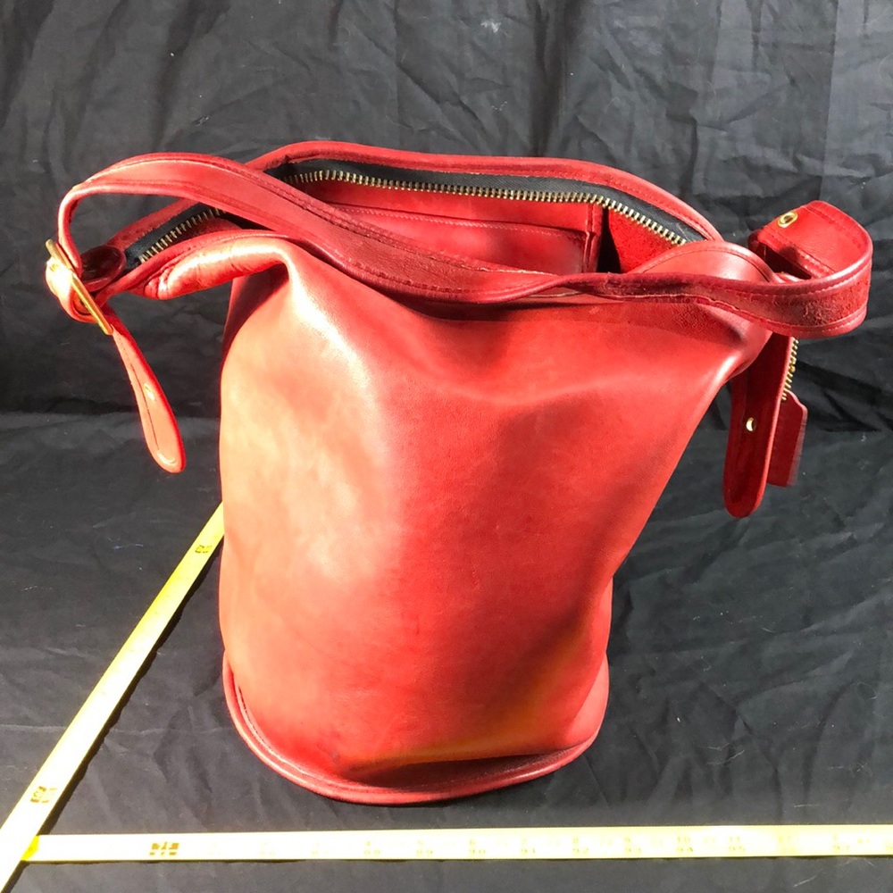 Coach Bucket Bag. No 0942 325